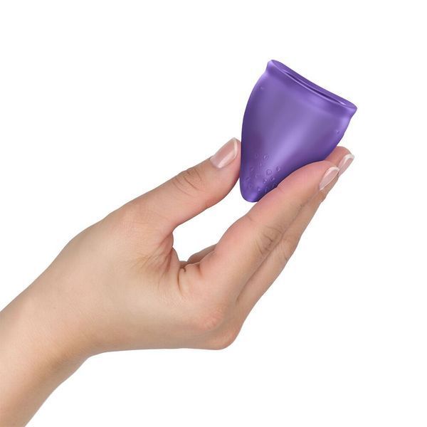 Менструальна чаша Fun Factory FUN CUP SIZE B Black Currant, багаторазова, діаметр 4,3 см, об&rsquo;єм 30 мл &mdash; менструальні чаши, фото | купити онлайн у Ass In Bath