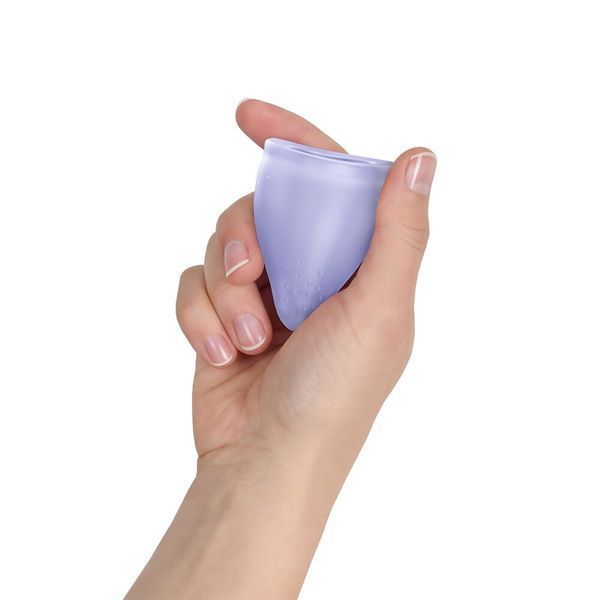 Менструальна чаша Fun Factory FUN CUP SIZE A Purple, багаторазова, діаметр 4 см, об&rsquo;єм 20 мл &mdash; менструальні чаши, фото | купити онлайн у Ass In Bath