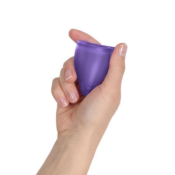 Менструальна чаша Fun Factory FUN CUP SIZE A Black Currant, багаторазова, діаметр 4 см, об&rsquo;єм 20 мл &mdash; менструальні чаши, фото | купити онлайн у Ass In Bath